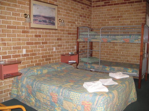 Beenleigh Village Motel - Hotel Accommodation 3
