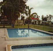 Bimbimbi Riverside Caravan Park - Hotel Accommodation