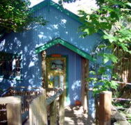Blue Poles Cafe Gallery  BB - Hotel Accommodation