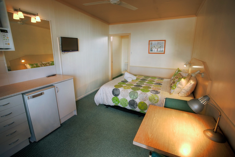 Boulevard Motel - Hotel Accommodation 0