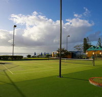 Breakers North - Absolute Beach Front Holiday Apartments - Hotel Accommodation