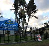Burdekin Cascades Caravan Park - Hotel Accommodation