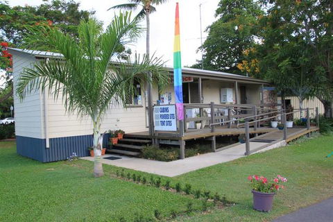 Burdekin Cascades Caravan Park - Hotel Accommodation 2