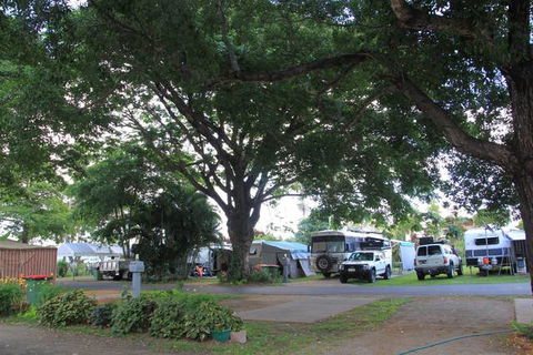 Burdekin Cascades Caravan Park - Hotel Accommodation 3
