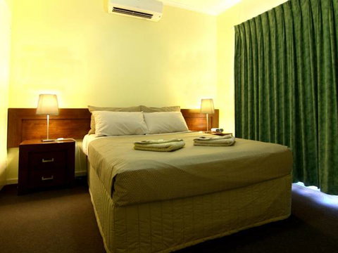 Cable Beachside Villas - Hotel Accommodation 3