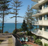 Campbells Cove Beachfront Apartments - Hotel Accommodation