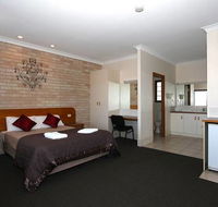 Clifford Gardens Motor Inn - Hotel Accommodation