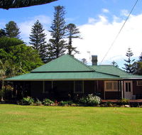 Cobbys of Crystal Pool Holiday Heritage Cottage - Hotel Accommodation
