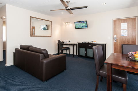 Comfort Inn & Suites Robertson Gardens - Hotel Accommodation 4