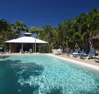 Comfort Inn  Suites Trinity Beach Club - Hotel Accommodation