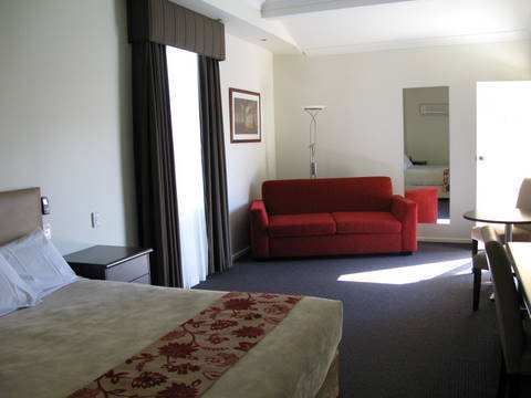 Prince Of Wales Motor Inn - Hotel Accommodation 3