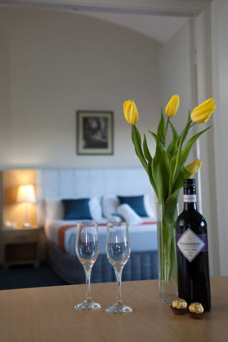 Corrigans Cove - Hotel Accommodation 1