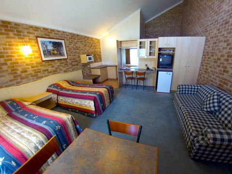 Country Gardens Motor Inn - Hotel Accommodation 0
