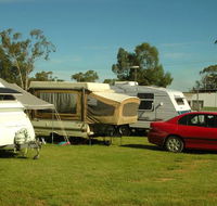 Crocodile Caravan Park - Hotel Accommodation