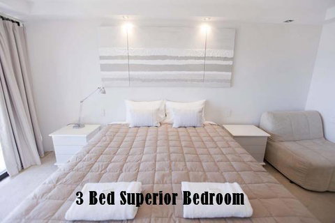 De Ville Apartments Main Beach - Hotel Accommodation 4