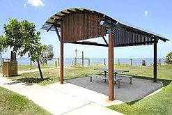 Beachmere RSL Caravan Park - Hotel Accommodation 2