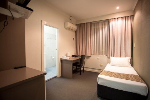 Diplomat Motel - Hotel Accommodation 1