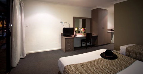 Diplomat Motel - Hotel Accommodation 2