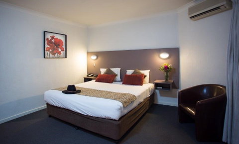 Diplomat Motel - Hotel Accommodation 3