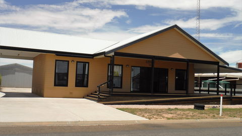 Ranaldo's - Hotel Accommodation 0