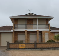 Island Sunset - Hotel Accommodation