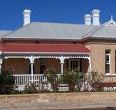 Myras Moonta Retreat - Hotel Accommodation