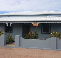 Petan Cottage - Hotel Accommodation