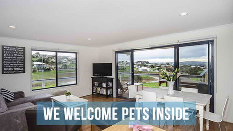 PetLet: 16 Krill Court At Encounter Bay - Hotel Accommodation 0