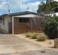 Moonta Bay Retreat - Hotel Accommodation