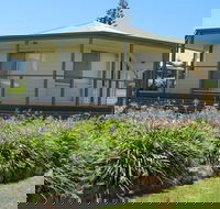 Sims Holiday Home - Hotel Accommodation