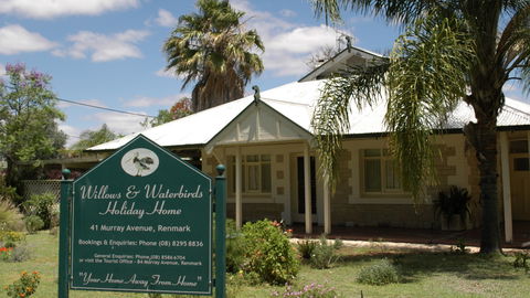 Renmark Holiday Home Willows & Waterbirds - Hotel Accommodation 0