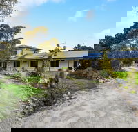 McKinnon's Holiday Home - Hotel Accommodation