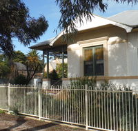 Moonta Headmasters House - Hotel Accommodation