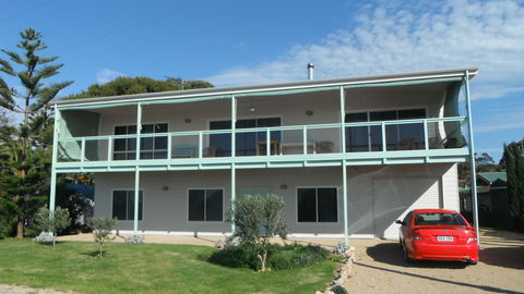 Pine Lodge - Hotel Accommodation 0