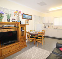 Riverview Cottage Migrant and holiday rental Port Noarlunga - Hotel Accommodation