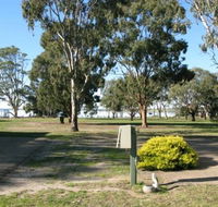 Eagle Point Caravan Park - Hotel Accommodation