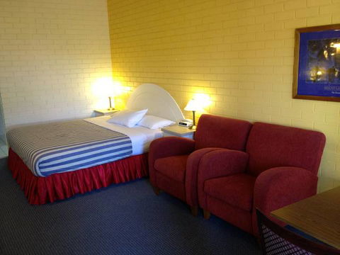 Econo Lodge Statesman Ararat - Hotel Accommodation 4