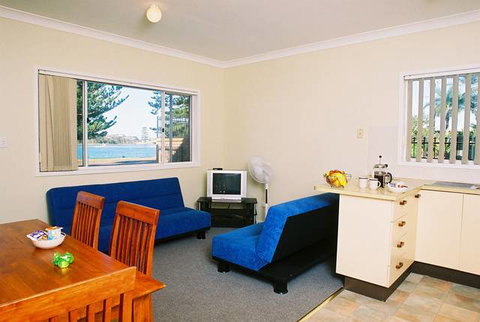 El Lago Tourist Park - Hotel Accommodation 3