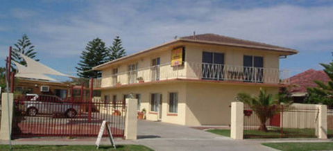 Esplanade Apartments - Hotel Accommodation 3