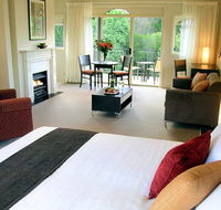 Falls Mountain Retreat - Hotel Accommodation