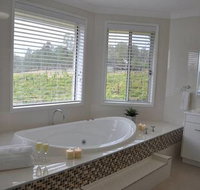 Ghost Riders Vineyard Lodge - Hotel Accommodation