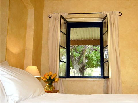 Goat Square Cottages - Hotel Accommodation 2