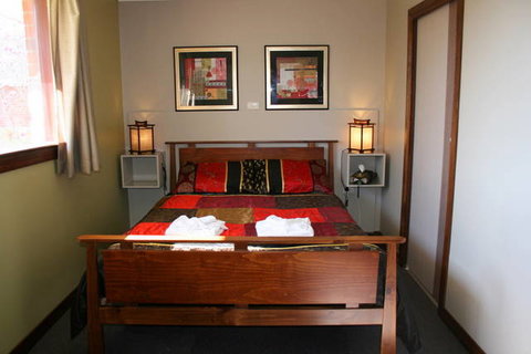 Golden Embers Apartments And B & B - Hotel Accommodation 0