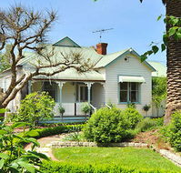 Healesville Garden Homestead - Hotel Accommodation