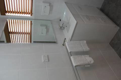 Hervey Bay Colonial Lodge - Hotel Accommodation 1