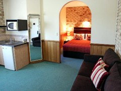 Highlander Motor Inn & Apartments - Hotel Accommodation 1