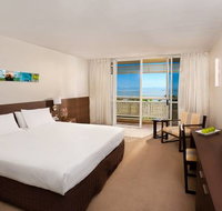 Holiday Inn Cairns Harbourside - Hotel Accommodation