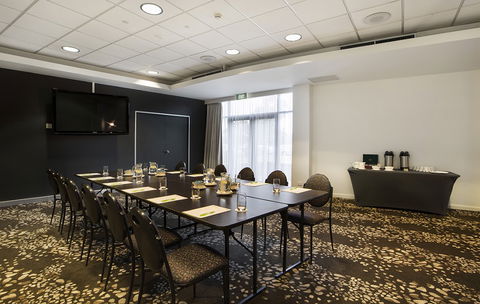 Holiday Inn Melbourne Airport - Hotel Accommodation 3