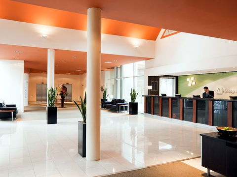 Holiday Inn Potts Point Sydney - Hotel Accommodation 2
