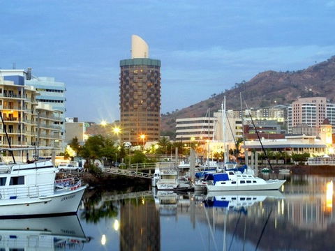 Holiday Inn Townsville - Hotel Accommodation 2